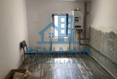 Apartament 4 camere decomandat centrala 83mp renovat etaj 1 Craiovita - 2