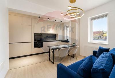 Apartament cu 3 camere semidecomandat, mobilat în Tractorul - 4
