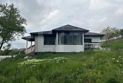 Casă cu Teren 2600 Mp în Râciu - 2