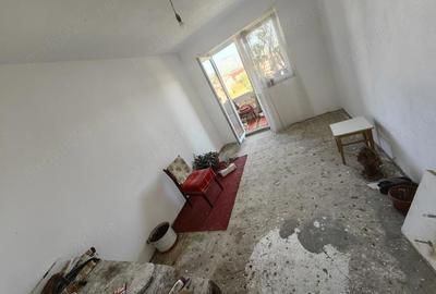 Apartament cu 4 camere decomandat în Central - 2