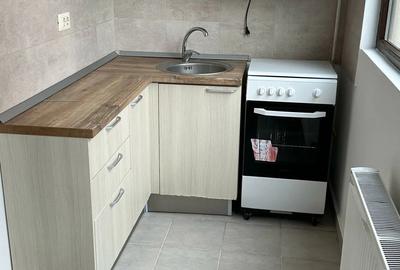 Inchiriez garsoniera - 2