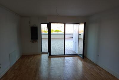 Apartament cu 2 camere decomandat în Floreasca