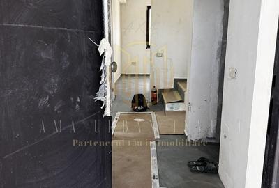 Duplex cu 5 camere cu Canalizare în Central - 2