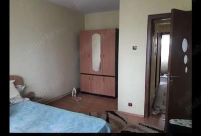 Vand apartament cu 3 camere, decomandat,cartier 1 Mai - 9