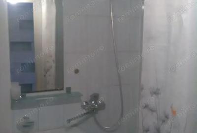 Garsonieră decomandată în Unirii