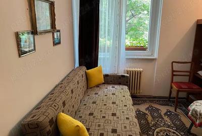 Camera in apartament 3 camere - 1 Mai metrou - 12