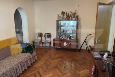 Apartament cu 2 camere semidecomandat în Craiovei