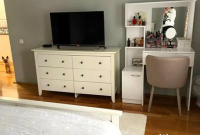 Casă cu 4 camere cu Canalizare în Lupeni