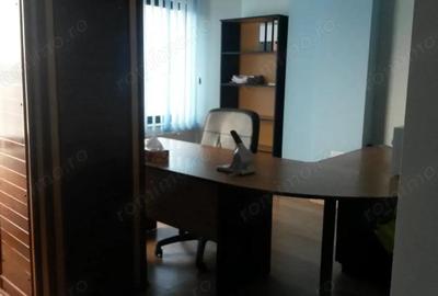 Bd. Mamaia, spatiu 40 mp., cladire de birouri - 1
