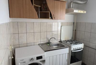 Garsonieră decomandată în Exercițiu - 13