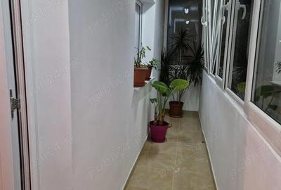 Apartament cu 3 camere semidecomandat în Panduri - 1