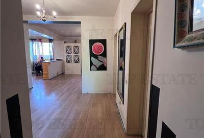 Vila individuala cuplata 6 camere P+E+M, cu incalzire pe centrala si semineu, to - 12