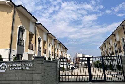 Casă cu 4 camere în Central - 2