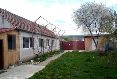 Casă cu 3 camere cu Canalizare în Central - 4