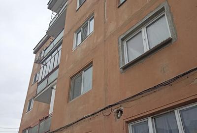 De vânzare apartament cu 3 camere în Sfântu Gheorghe De vânzare apartament cu 3 camere în Sfântu Gheorghe - 1