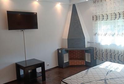 Garsonieră decomandată în Central