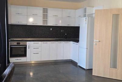Apartament cu 2 camere semidecomandat în Girocului