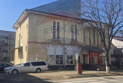 Spațiu comercial, de 704 mp, în Central - 1