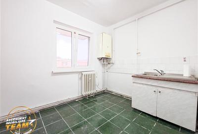 Apartament cu 3 camere decomandat în Lenin - 4