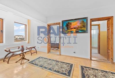 Vilă cu 6 dormitoare, 2 garaje, anexe multiple - 2076 mp teren - 11