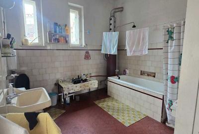 Casă cu 4 camere în Central - 4