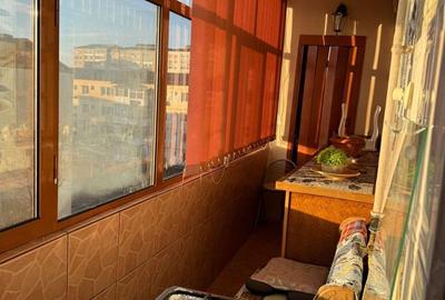 Apartament cu 2 camere decomandat în Micro 4 - 8