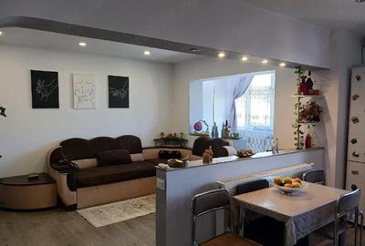 Apartament cu 3 camere decomandat în Central - 3