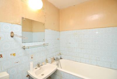 Apartament cu 2 camere decomandat în Baba Novac