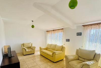 Casă cu 5 camere cu Canalizare în Central - 4
