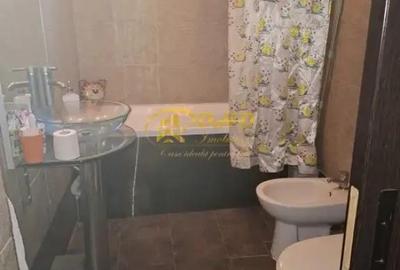 Apartament cu 3 camere decomandat, mobilat în Podul de Piatră - 2