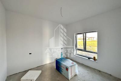 Jumatate de duplex cu 5 camere despartit prin camera tehnica - 16