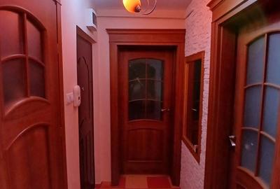 Apartament cu 3 camere semidecomandat, mobilat în Central - 4