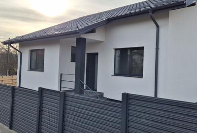 Casă cu 3 camere în Ciurbești - 8