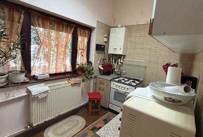 Casă cu 4 camere în Șerbănești