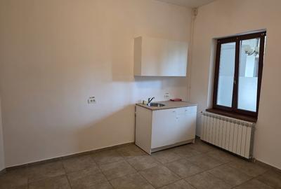 Închiriem birou in centrul Timisoarei 45mp-parter-360€ 48mp-mansardă înaltă-330€ Închiriem birou in centrul Timisoarei 45mp-parter-360€ 48mp-mansardă înaltă-330€ - 4