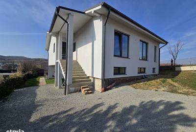 Casă cu 4 camere în Central - 3