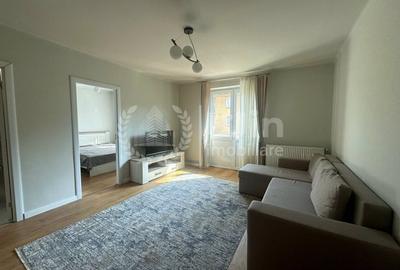 Apartament cu 2 camere semidecomandat, mobilat în Central