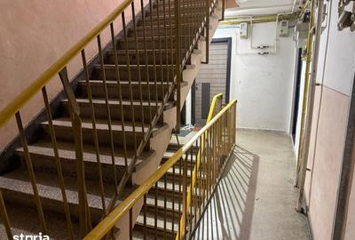 Apartament cu 4 camere semidecomandat în Micro 9 - 13