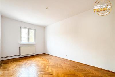 Apartament cu 3 camere semidecomandat, mobilat în Simeria - 24