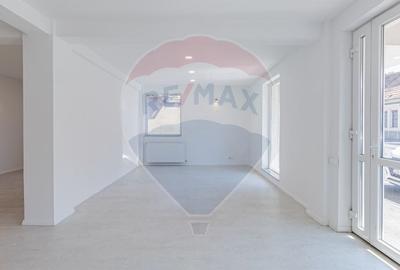 Spațiu comercial, de 62 mp, în Centrul Istoric