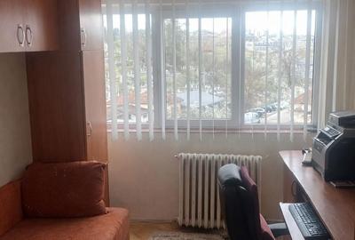 Apartament cu 4 camere semidecomandat în Central - 5