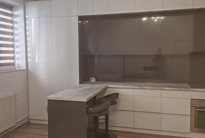 Apartament cu 3 camere decomandat, mobilat în Central - 1