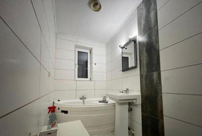 Apartament cu 3 camere semidecomandat în P-ța Victoriei - 12