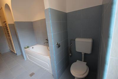 Apartament spatios 3 camere,zona medicina - 23