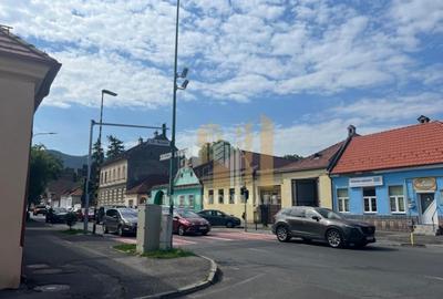 Spațiu comercial, de 80 mp, în Central