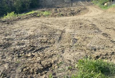 Teren de 3300 mp, în Central - 8