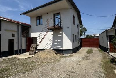 Casă individuală cu 4 camere cu Canalizare în B-dul București - 9