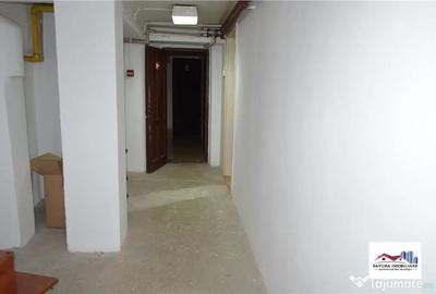 Spațiu comercial, de 180 mp, în Central