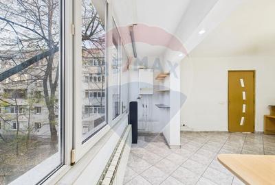 Apartament cu 4 camere de vanzare - Zona Nicolae Grigorescu - 29