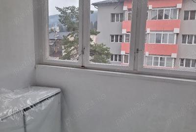 Apartament cu 3 camere semidecomandat în Central - 4